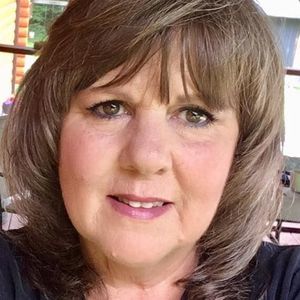 Meet your Posher, Lora